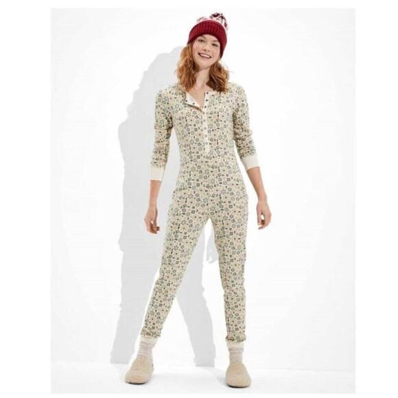 NWT American Eagle Long Sleeve Thermal Waffle
Relaxed Fit Onesie Snowflake  M - Picture 1 of 5